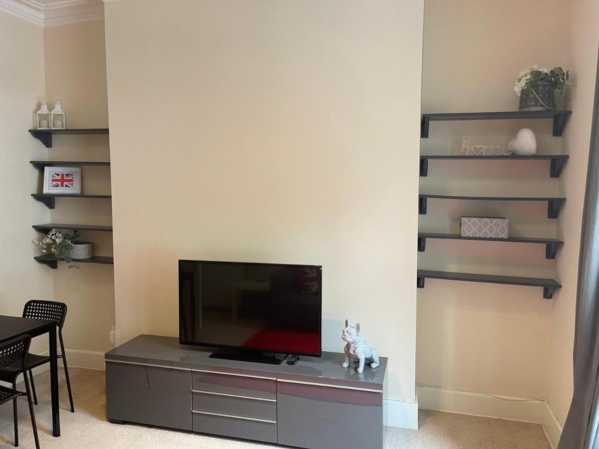 Beautiful 2 Bedroom Apartment- Prime Location, Aberdeen Centre 外观 照片