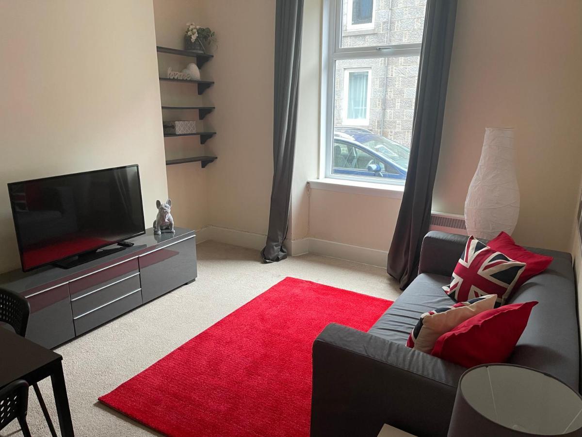 Beautiful 2 Bedroom Apartment- Prime Location, Aberdeen Centre 外观 照片