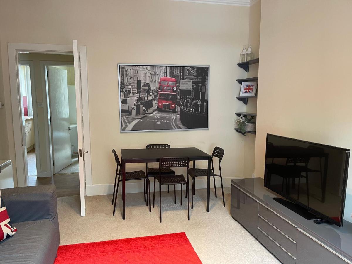 Beautiful 2 Bedroom Apartment- Prime Location, Aberdeen Centre 外观 照片