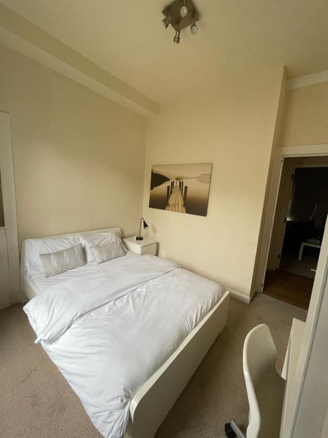 Beautiful 2 Bedroom Apartment- Prime Location, Aberdeen Centre 外观 照片